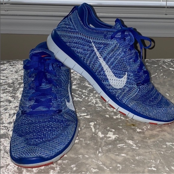 Nike women’s TR flyknit blue/white sneakers - Picture 1 of 8